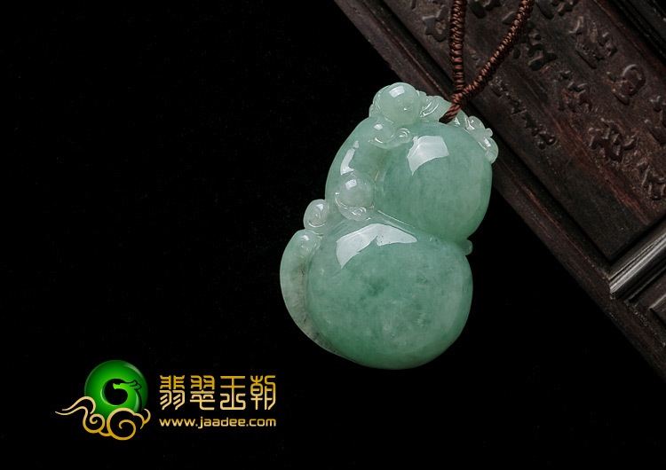糯冰种豆色缅甸翡翠A货福禄寿挂件