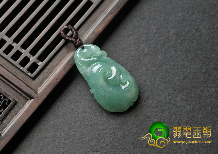 糯冰种豆色缅甸翡翠A货如意挂件