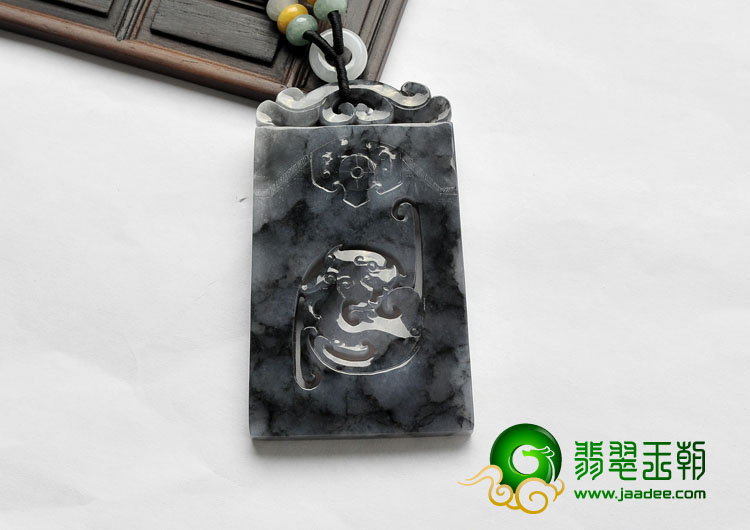 糯冰种水墨色缅甸翡翠A货仿古龙牌挂件