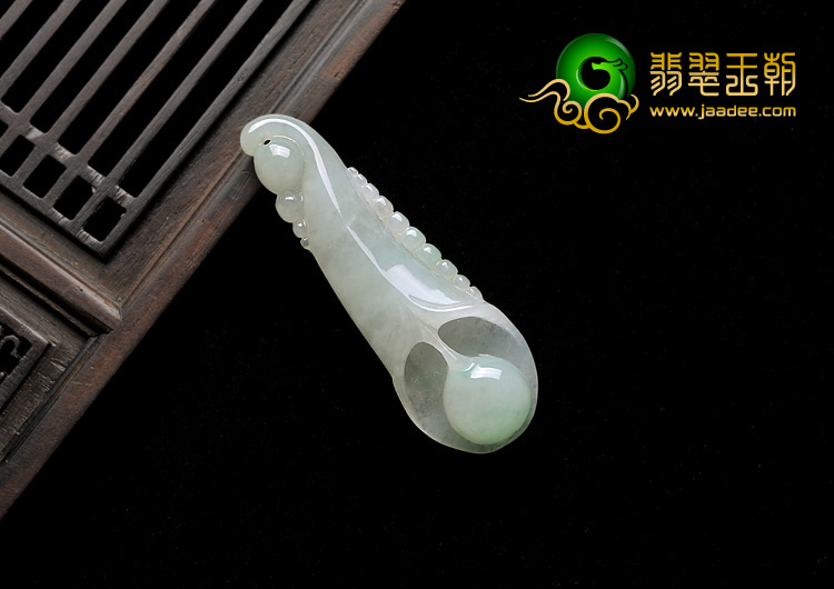 糯冰种晴水缅甸翡翠A货玉兰花挂件
