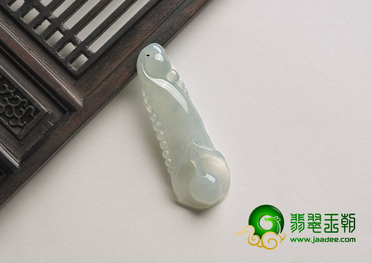 糯冰种晴水缅甸翡翠A货玉兰花挂件
