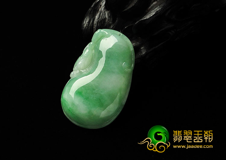 糯冰种飘翠缅甸翡翠A货福瓜挂件