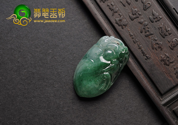 糯冰种蓝绿缅甸翡翠A货寿桃挂件
