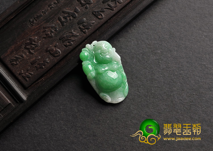 糯冰种翠色缅甸翡翠A货玉佛挂件