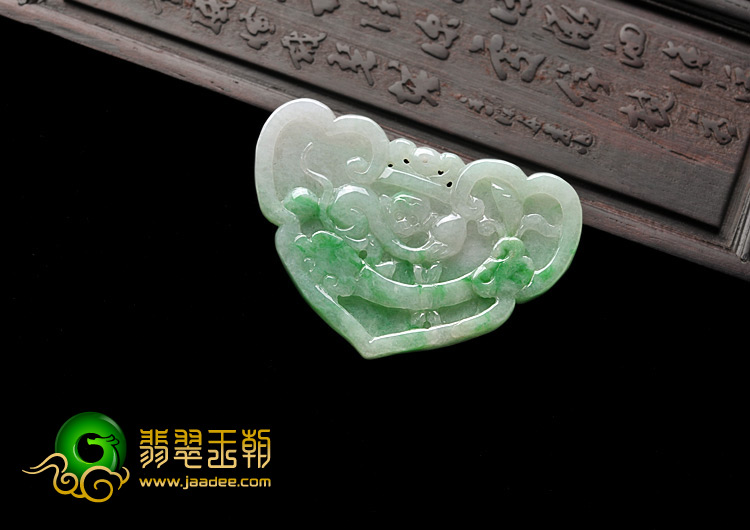 糯冰种飘翠缅甸翡翠A货长命锁挂件