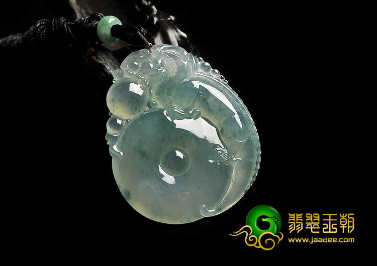 冰种飘花缅甸翡翠A货龙抱珠挂件