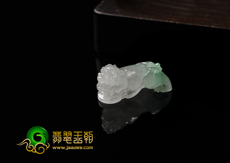 冰种飘花缅甸翡翠A货貔貅戒面/挂件