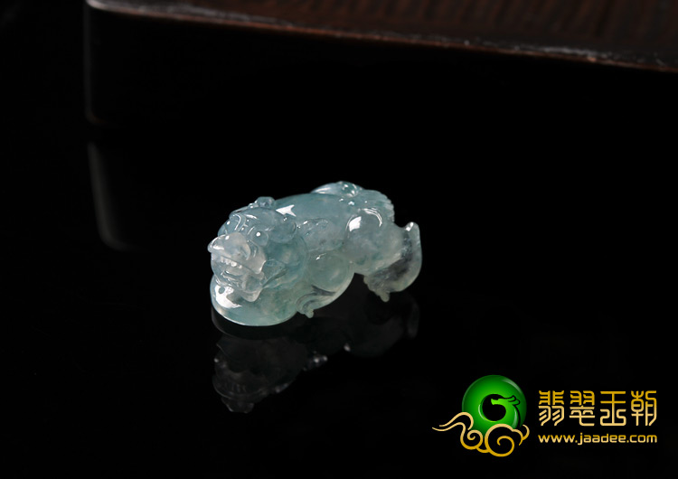 冰种晴水缅甸翡翠A货貔貅戒面/挂件