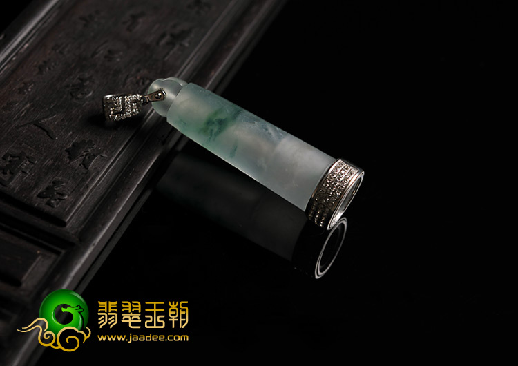 冰种飘花缅甸翡翠A货镶白金翎管胸坠（真钻）