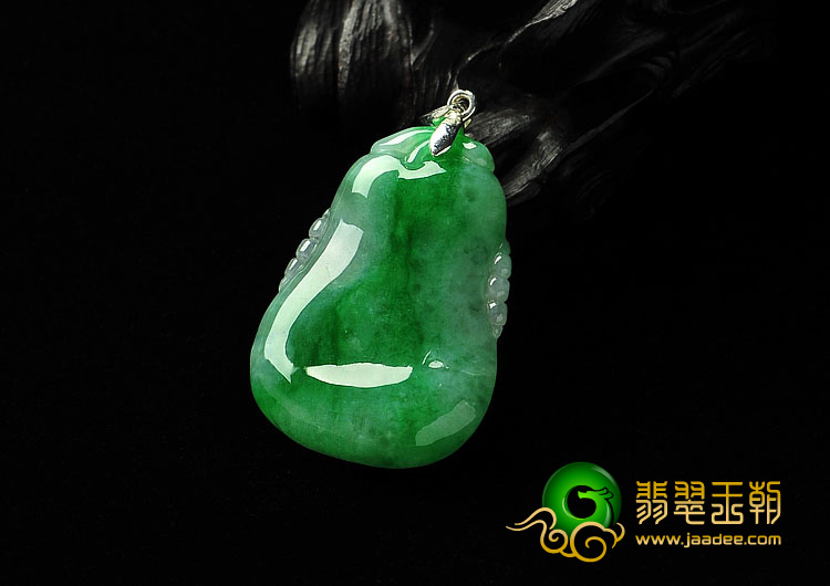 糯冰种翠色缅甸翡翠A货福瓜挂件