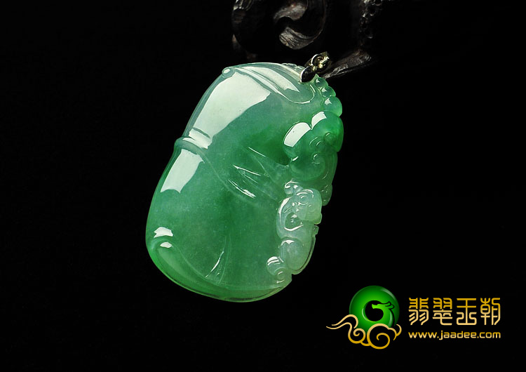 糯冰种翠色缅甸翡翠A货节节高挂件