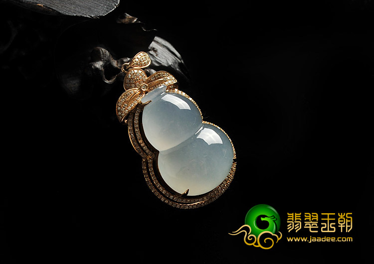 冰种晴水缅甸翡翠A货镶玫瑰金葫芦胸坠（真钻）
