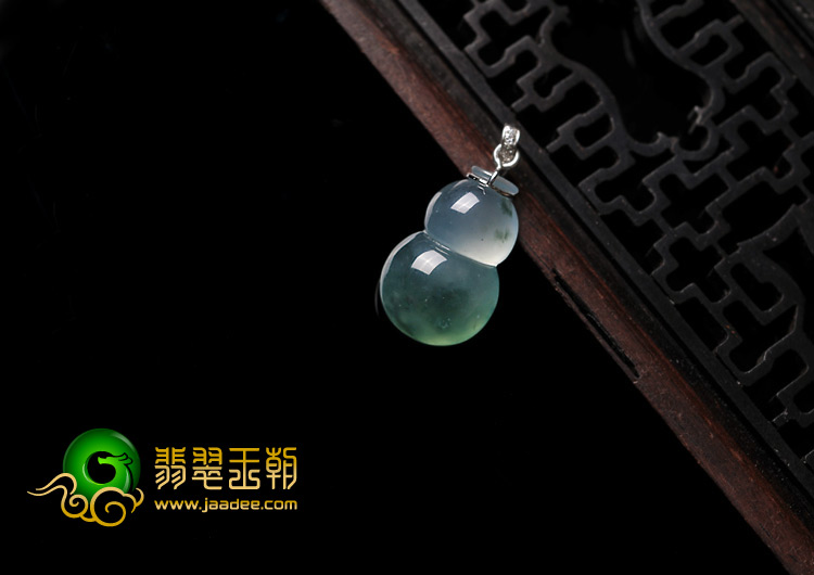 冰种飘花缅甸翡翠A货镶白金扣葫芦挂件（真钻）