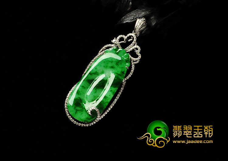 糯冰种浓绿缅甸翡翠A货镶白金福在眼前胸坠（水钻）
