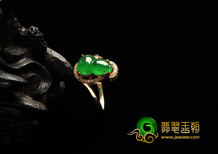 冰种阳绿缅甸翡翠A货镶玫瑰金葫芦戒指（真钻）