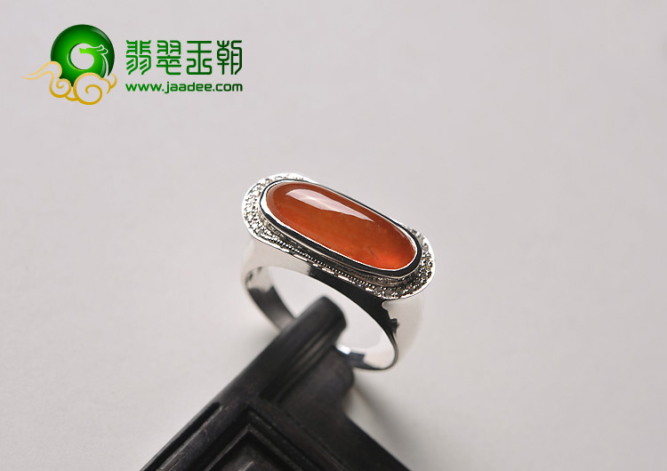 冰种红翡缅甸翡翠A货镶白金戒指（真钻）