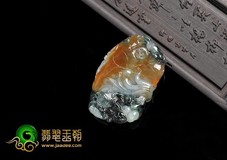 糯冰种黄翡青色缅甸翡翠A货年年有余挂件