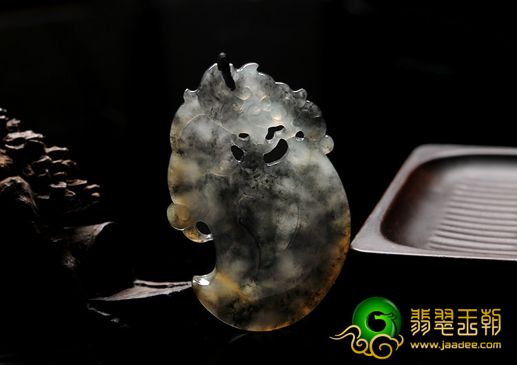 冰（乌鸡种）水墨色缅甸翡翠A货府中有龙挂件