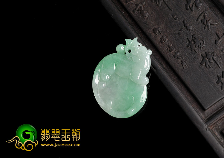 糯冰种翠色缅甸翡翠A货事事如意挂件