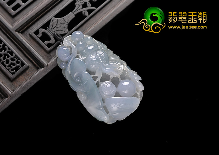 糯冰种晴水缅甸翡翠A货年年有余挂件