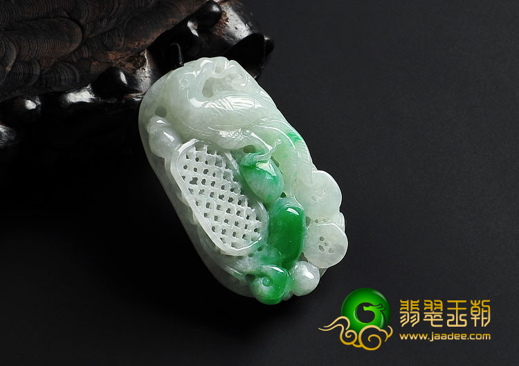 糯冰种翠色缅甸翡翠A货招财进宝挂件