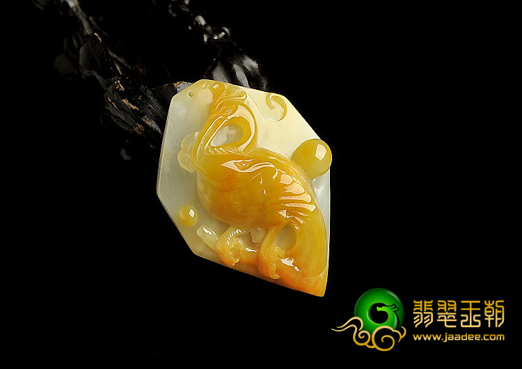 糯冰种黄翡缅甸翡翠A货一路连科挂件