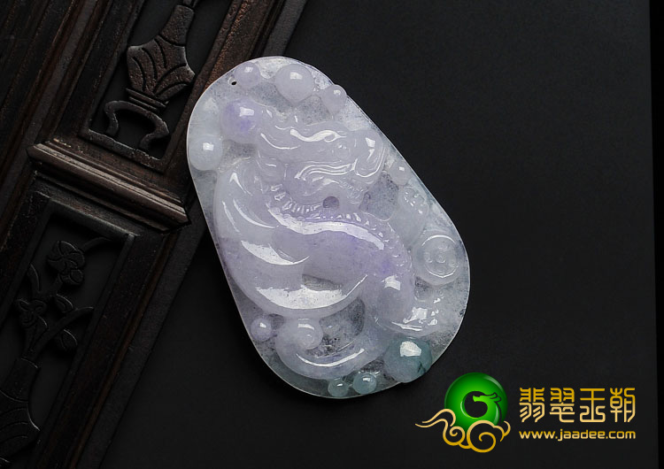 糯冰种春色缅甸翡翠A货龙牌挂件