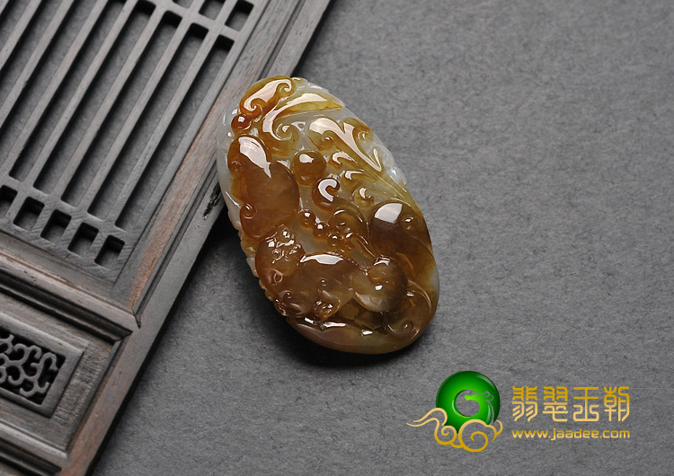 糯冰种褐红翡缅甸翡翠A货富贵花开挂件