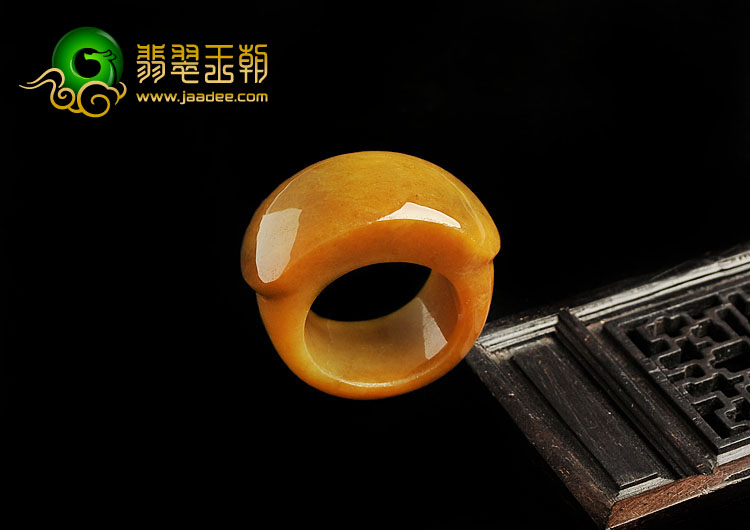 细糯种黄翡缅甸翡翠A货马鞍指环