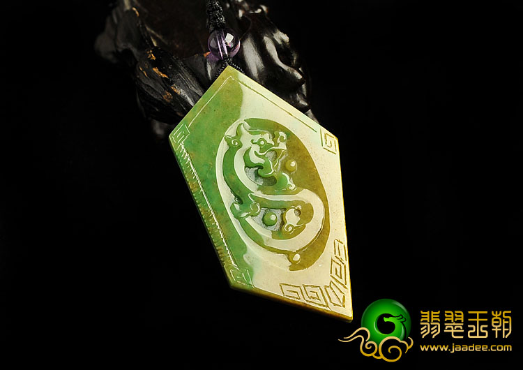糯冰种黄加绿缅甸翡翠A货仿古龙凤牌挂件