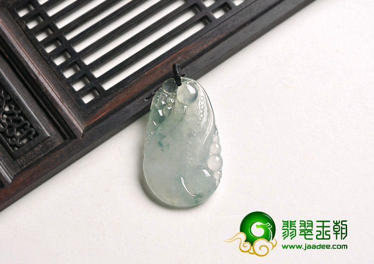冰种飘花缅甸翡翠A货祥龙如意挂件