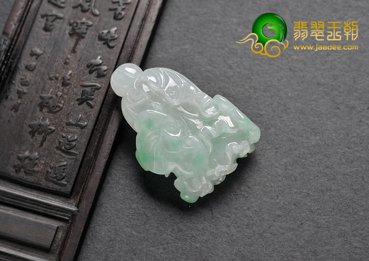糯冰种翠色缅甸翡翠A货玉白菜挂件