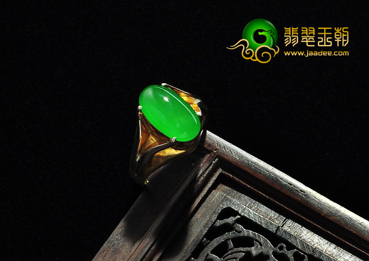 冰种正阳绿缅甸翡翠A货戒面