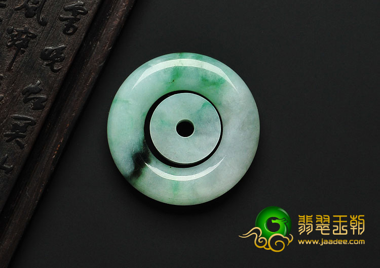 糯冰种飘绿花缅甸翡翠A货挂环