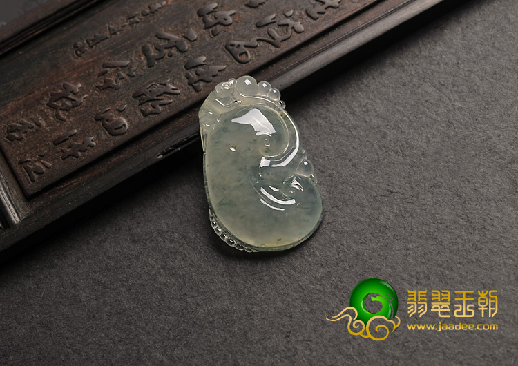 冰种飘花缅甸翡翠A货如意挂件