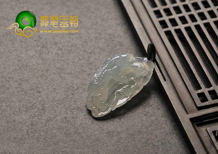 冰种缅甸翡翠A货螭龙挂件