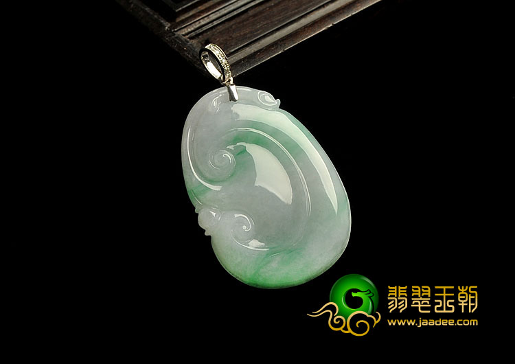 糯冰种翠色缅甸翡翠A货镶金扣如意寿挂件（真钻）