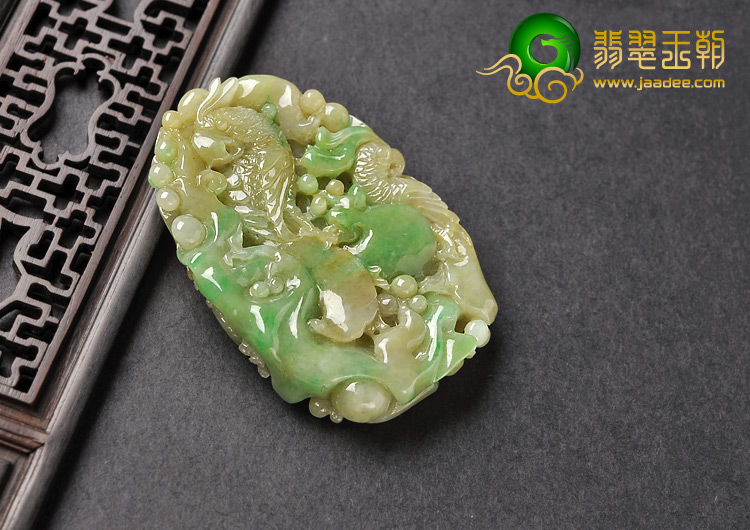 (超值推荐)糯冰种黄加绿缅甸翡翠A货英明神武挂件