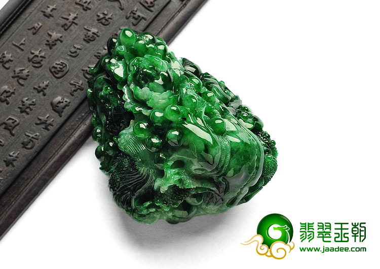 糯冰种浓绿缅甸翡翠A货富贵花开手玩件