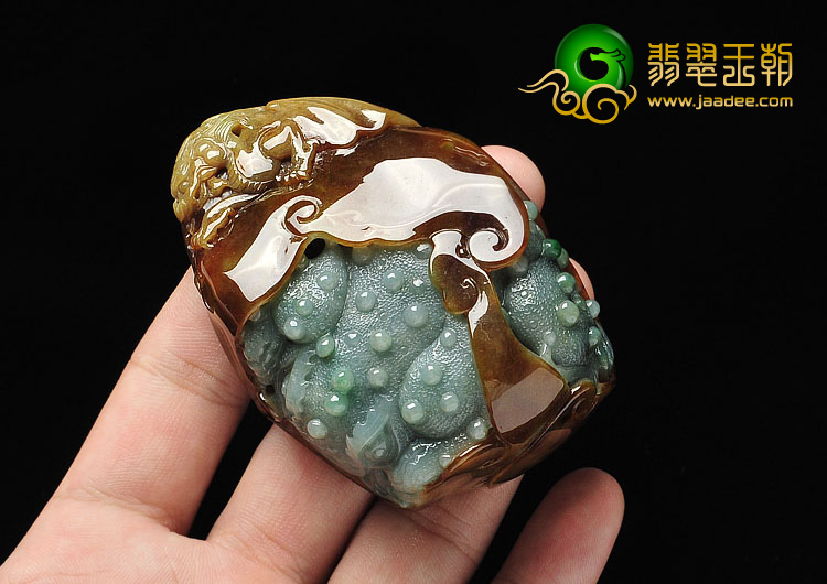 细糯种褐黄翡缅甸翡翠A货金蟾送宝手玩件