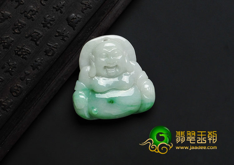 细糯种翠色缅甸翡翠A货玉佛挂件