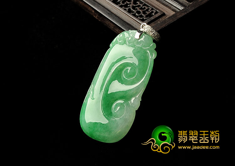 冰种阳绿缅甸翡翠A货如意寿挂件