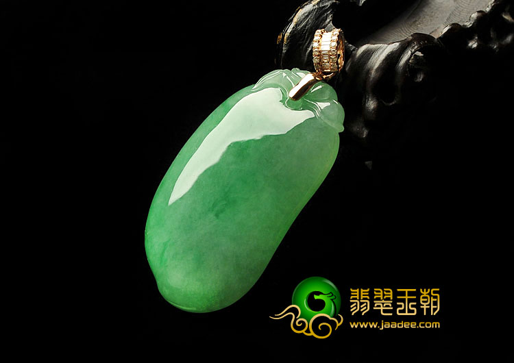 冰种阳绿缅甸翡翠A货福瓜挂件