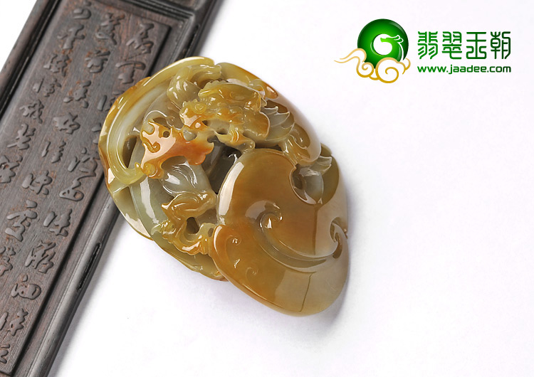糯冰种黄翡缅甸翡翠A货火龙手玩件