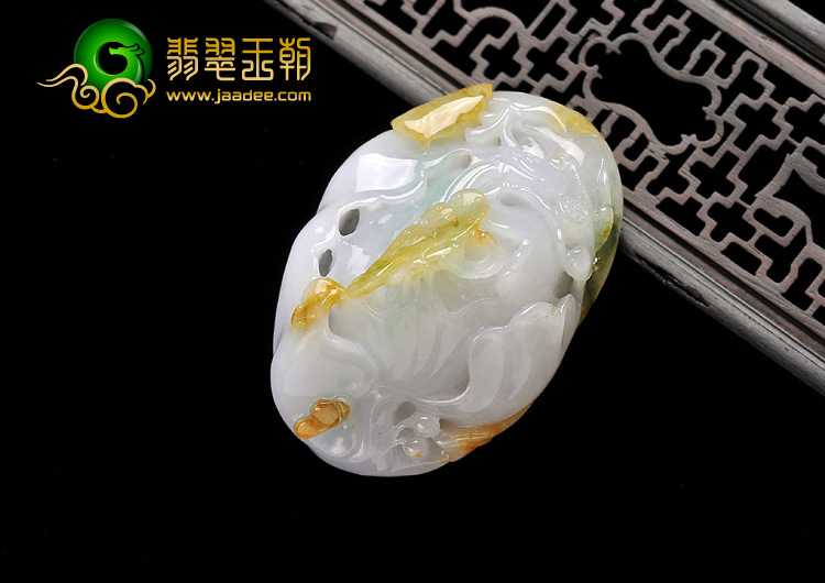 糯冰种三彩缅甸翡翠A货蝶恋花挂件