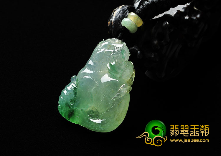 冰种飘花缅甸翡翠A货海豹母子挂件