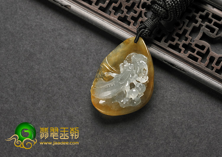 (超值推荐)冰种黄翡缅甸翡翠A货螳螂挂件