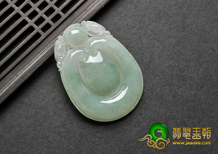 冰种晴水略飘翠缅甸翡翠A货双龙如意挂件