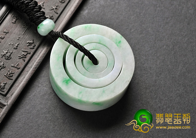 糯冰种飘翠缅甸翡翠A货时来运转挂件
