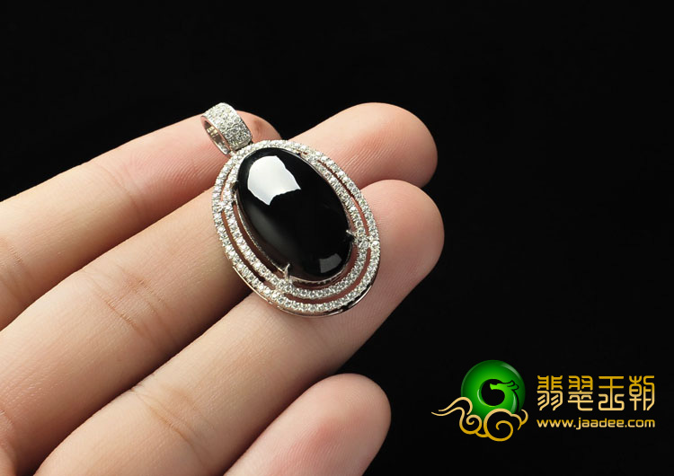 冰种墨翠缅甸翡翠A货镶银椭圆胸坠（水钻）
